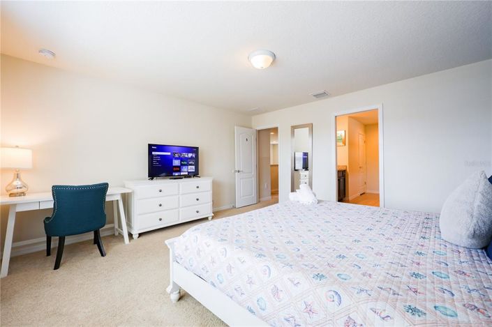 Image No.18-5 Bed Property for sale