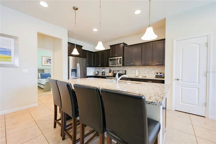 Image No.40-5 Bed Property for sale