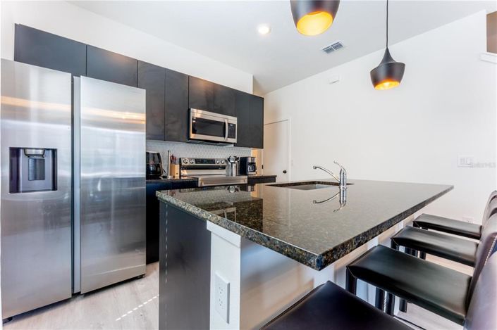 Image No.13-3 Bed Townhouse for sale