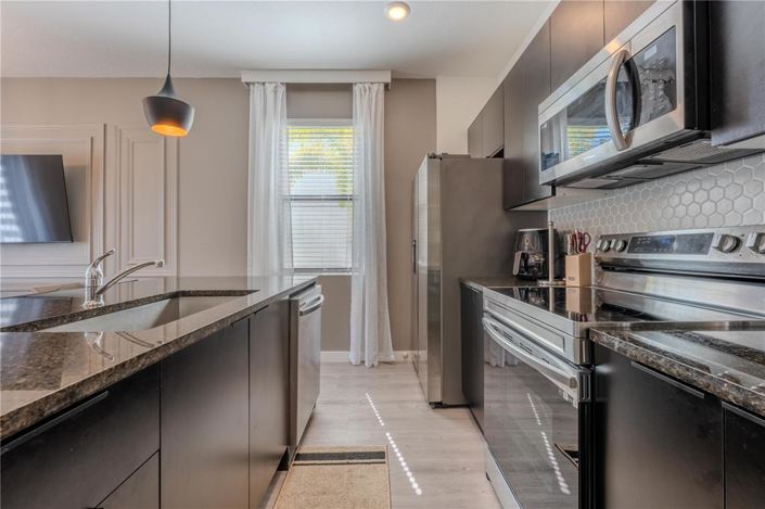 Image No.15-3 Bed Townhouse for sale