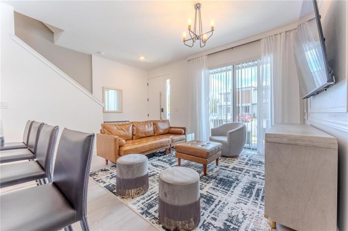 Image No.8-3 Bed Townhouse for sale