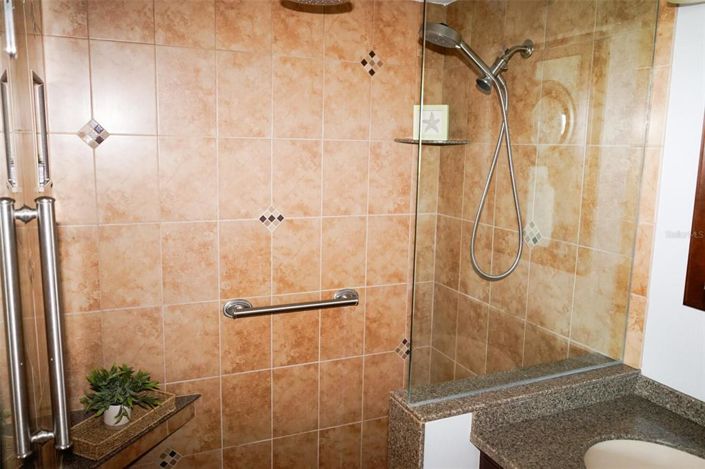 Image No.23-2 Bed Property for sale