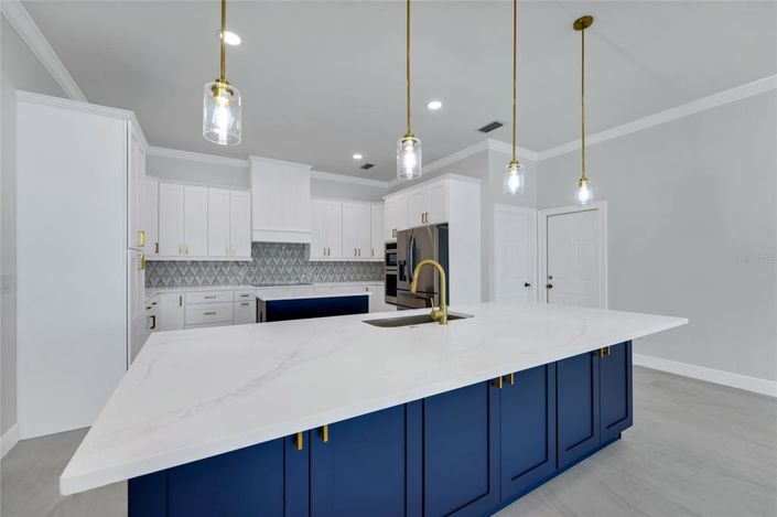 Image No.14-4 Bed Property for sale