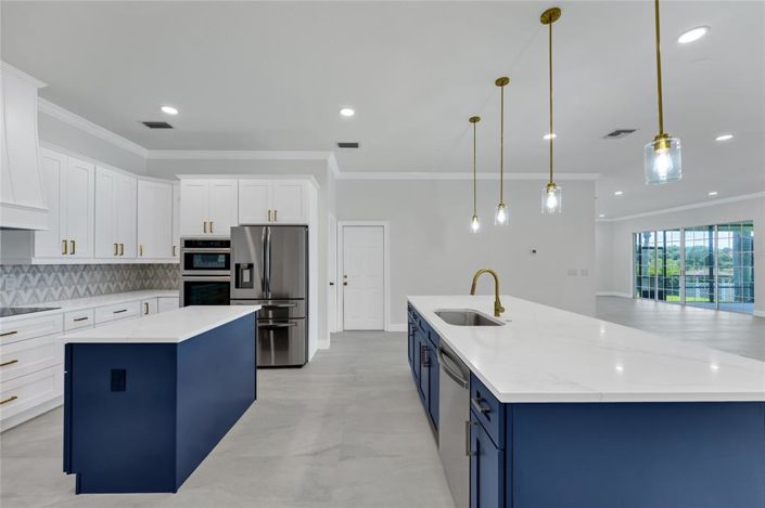 Image No.6-4 Bed Property for sale