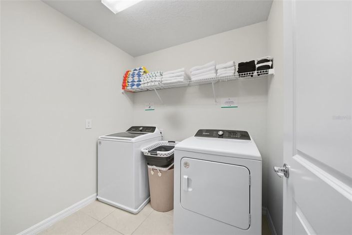 Image No.12-5 Bed Property for sale