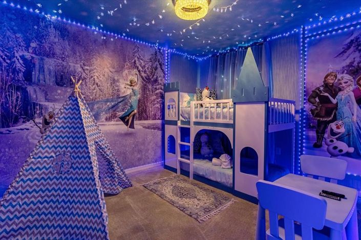 Image No.30-7 Bed Property for sale