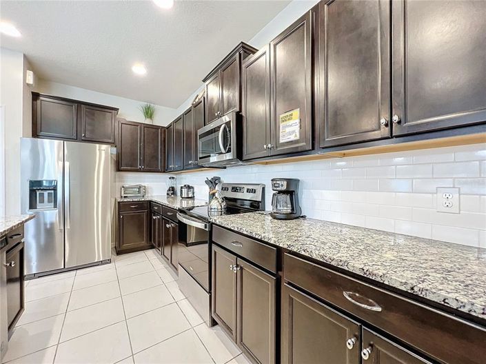 Image No.7-5 Bed Townhouse for sale