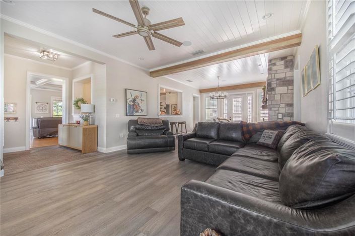 Image No.26-5 Bed Property for sale