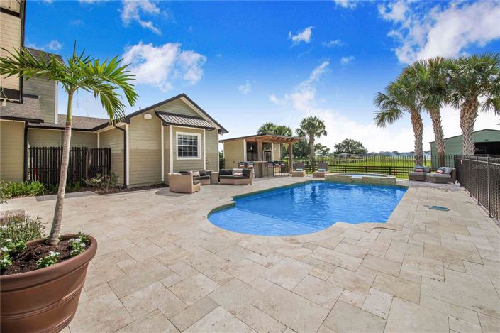 Image No.52-5 Bed Property for sale