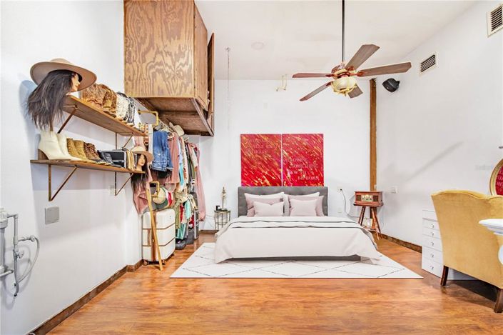 Image No.73-5 Bed Property for sale