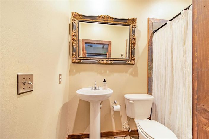 Image No.74-5 Bed Property for sale