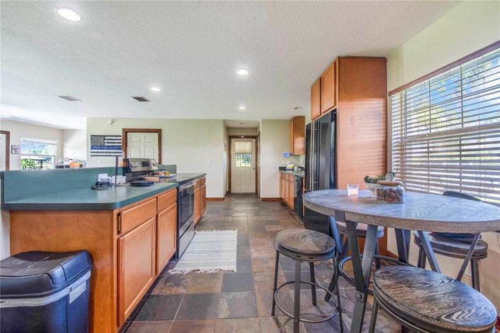 Image No.82-5 Bed Property for sale