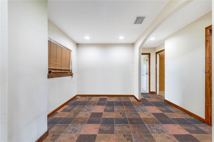 Image No.84-5 Bed Property for sale