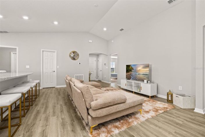 Image No.19-4 Bed Property for sale