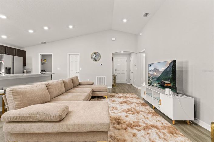 Image No.20-4 Bed Property for sale