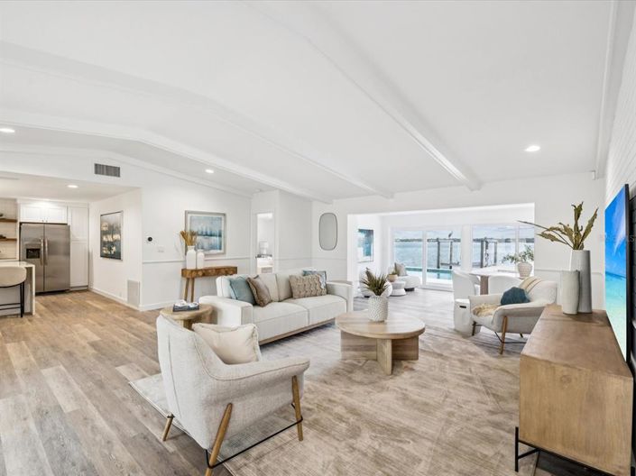 Image No.11-5 Bed Property for sale