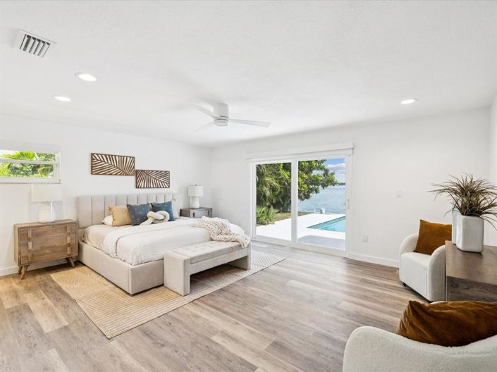 Image No.17-5 Bed Property for sale