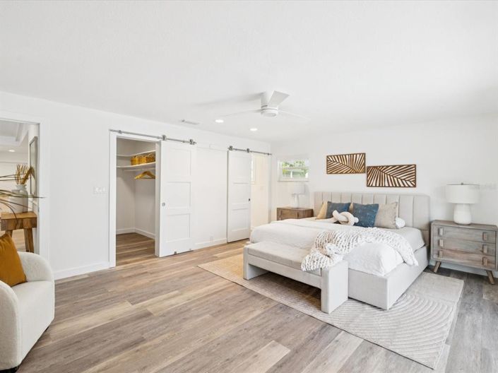 Image No.18-5 Bed Property for sale