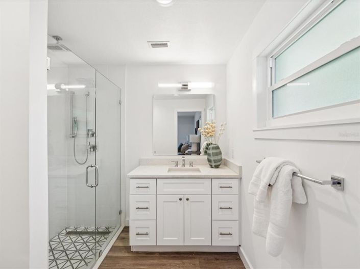 Image No.20-5 Bed Property for sale