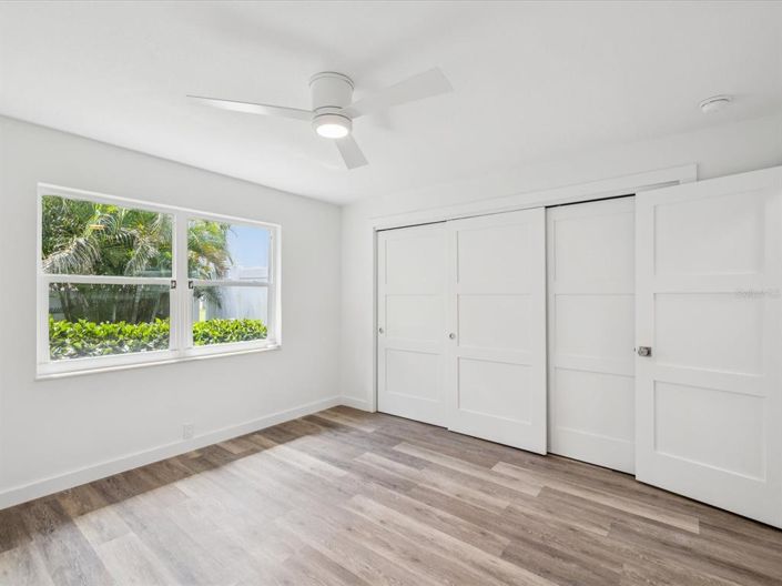 Image No.21-5 Bed Property for sale