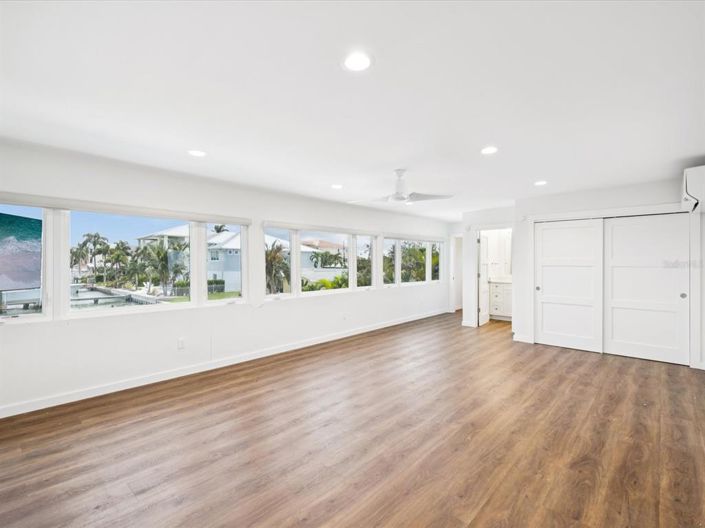 Image No.31-5 Bed Property for sale