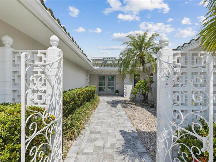 Image No.36-5 Bed Property for sale