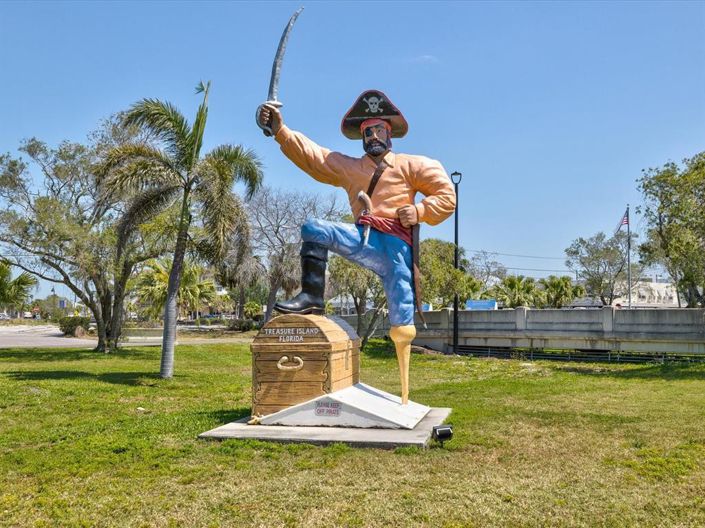 Image No.52-5 Bed Property for sale