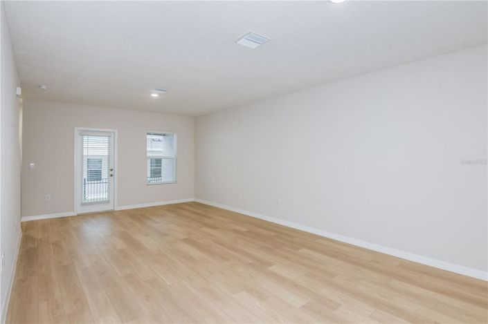 Image No.8-3 Bed Townhouse for sale