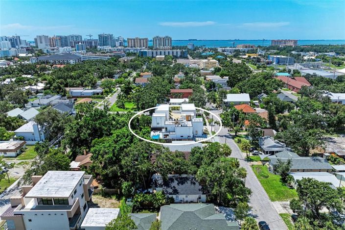 Image No.3-Propriété de 4 chambres à vendre à Sarasota