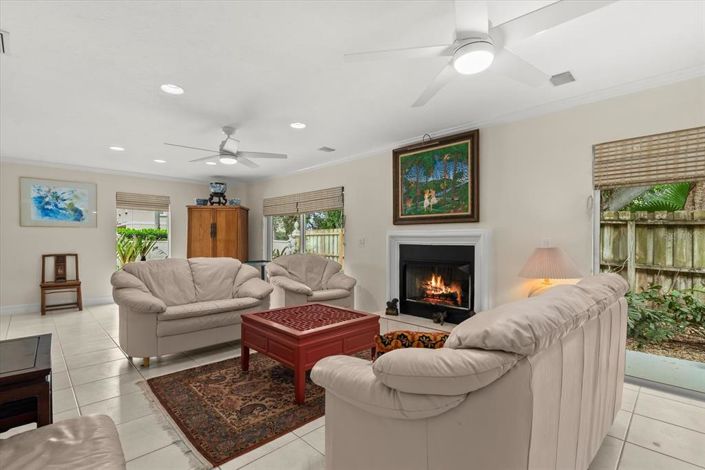 Image No.24-2 Bed Property for sale