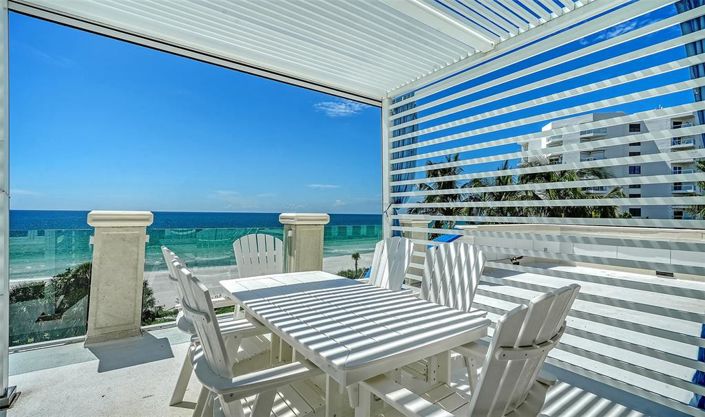 Image No.20-6 Bed Property for sale