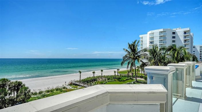 Image No.21-6 Bed Property for sale