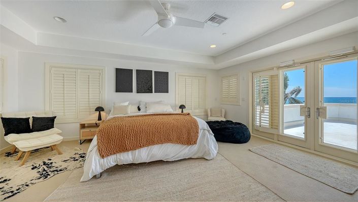 Image No.22-6 Bed Property for sale