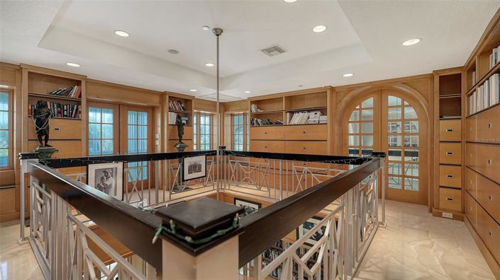 Image No.41-6 Bed Property for sale