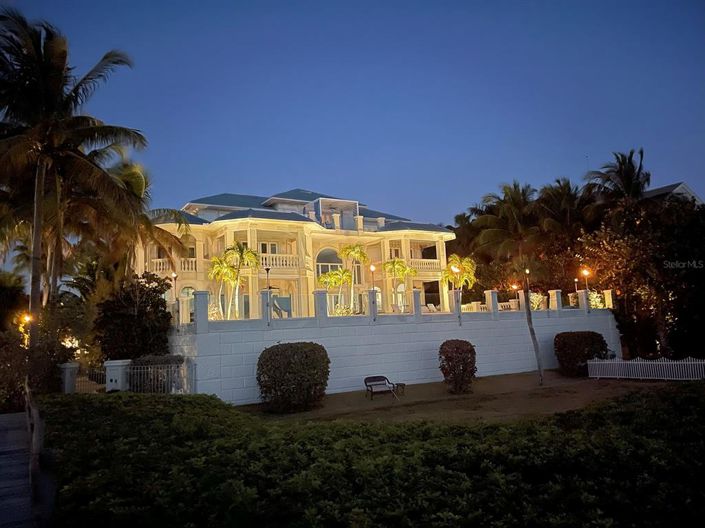 Image No.54-6 Bed Property for sale