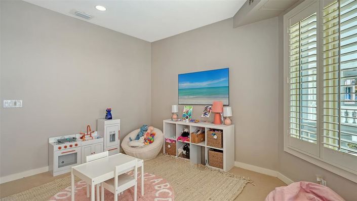 Image No.61-6 Bed Property for sale