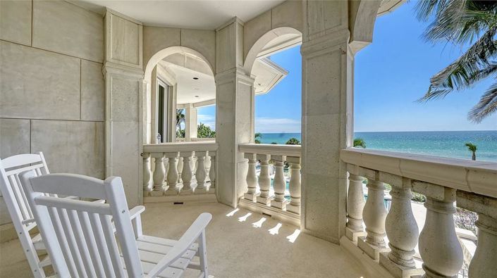 Image No.68-6 Bed Property for sale