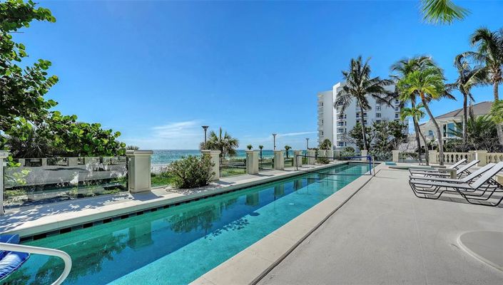 Image No.86-6 Bed Property for sale