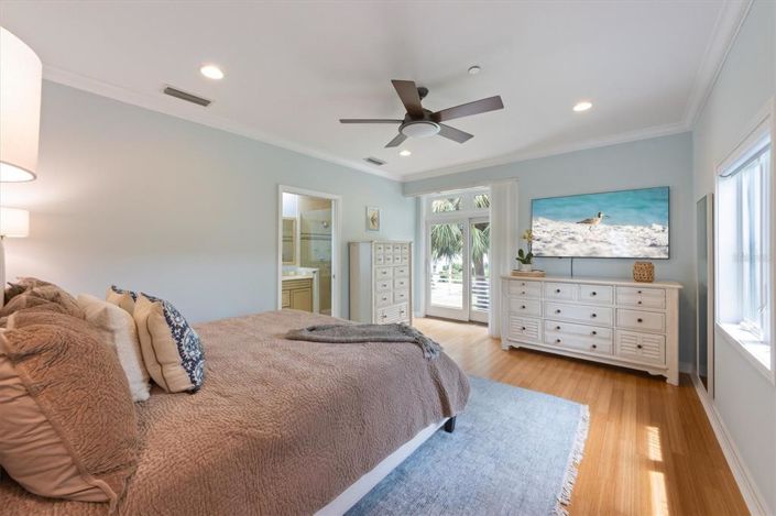 Image No.23-3 Bed Property for sale