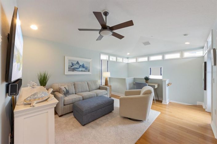 Image No.30-3 Bed Property for sale