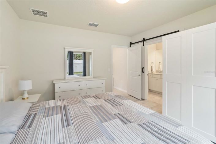 Image No.17-4 Bed Property for sale