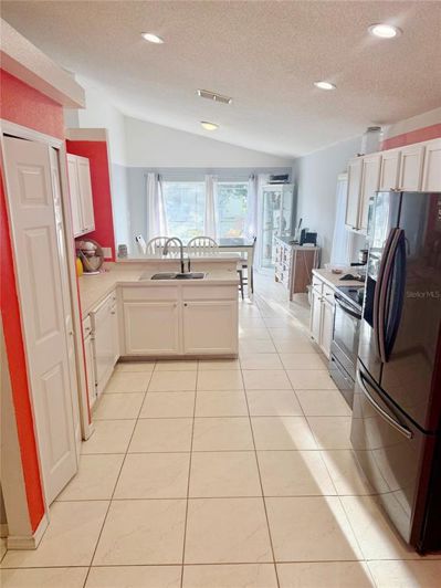 Image No.8-4 Bed Property for sale