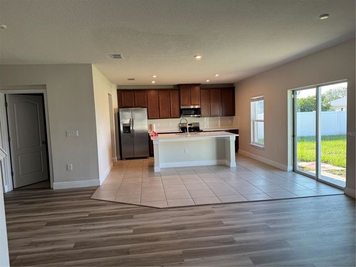 Image No.41-3 Bed Property for sale