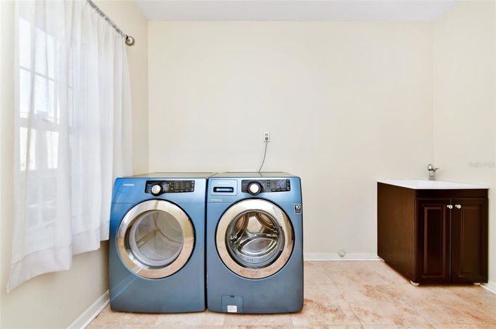 Image No.13-3 Bed Property for sale