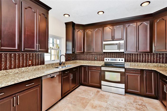 Image No.5-3 Bed Property for sale