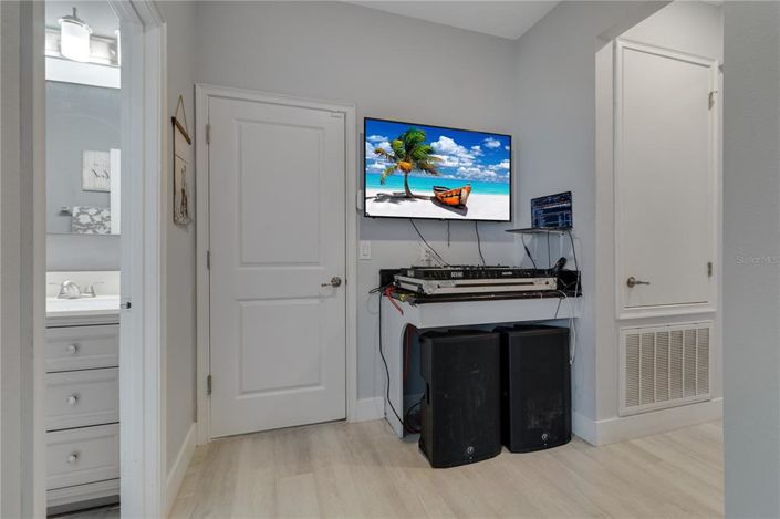 Image No.38-4 Bed Property for sale