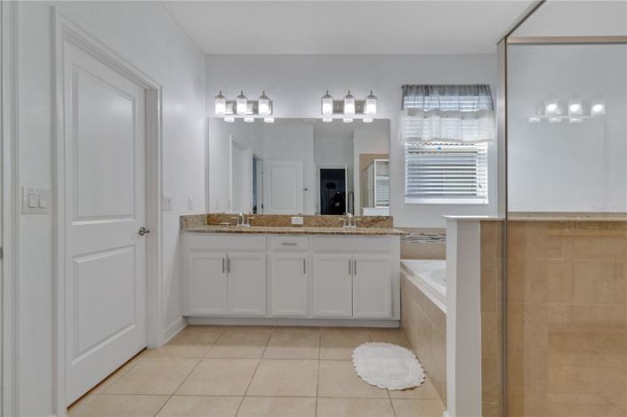 Image No.46-4 Bed Property for sale