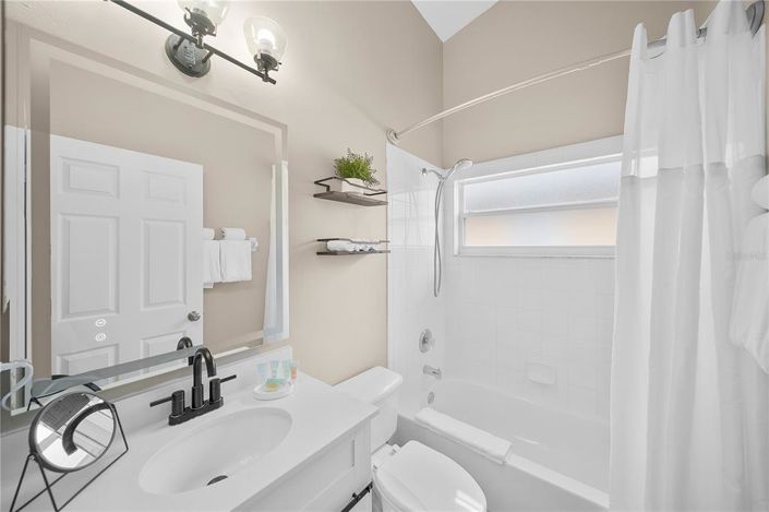 Image No.19-3 Bed Property for sale