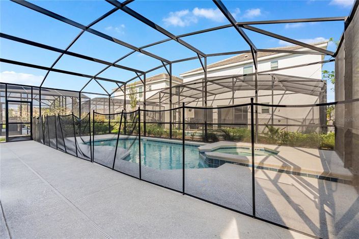 Image No.15-12 Bed Property for sale