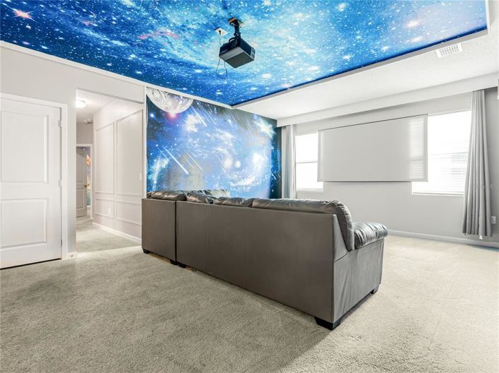 Image No.17-12 Bed Property for sale